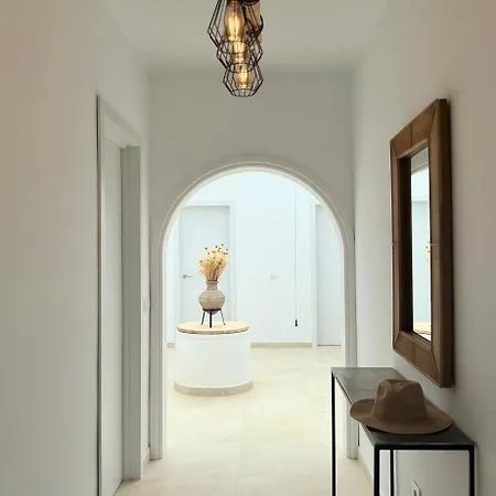 Canaryislandshost I Azucena Villa Tías