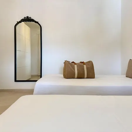 Canaryislandshost I Azucena Tías