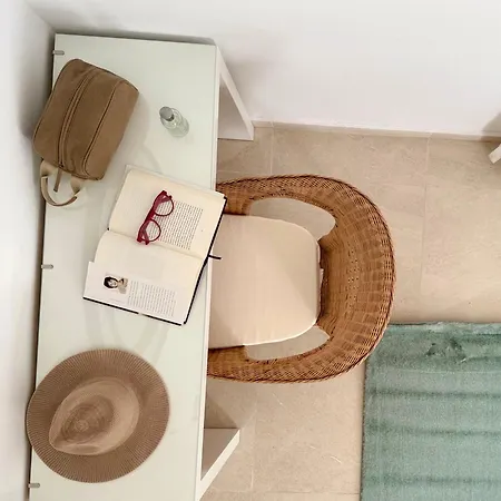 Canaryislandshost I Azucena * Tías