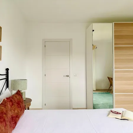 Canaryislandshost I Azucena Tías