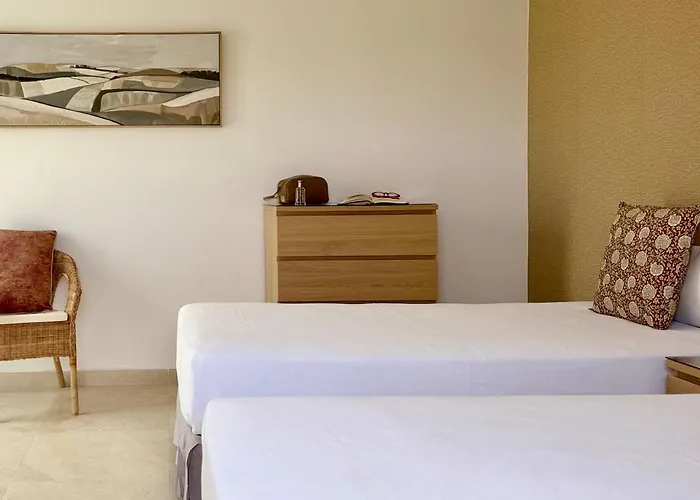 Canaryislandshost I Azucena Villa *