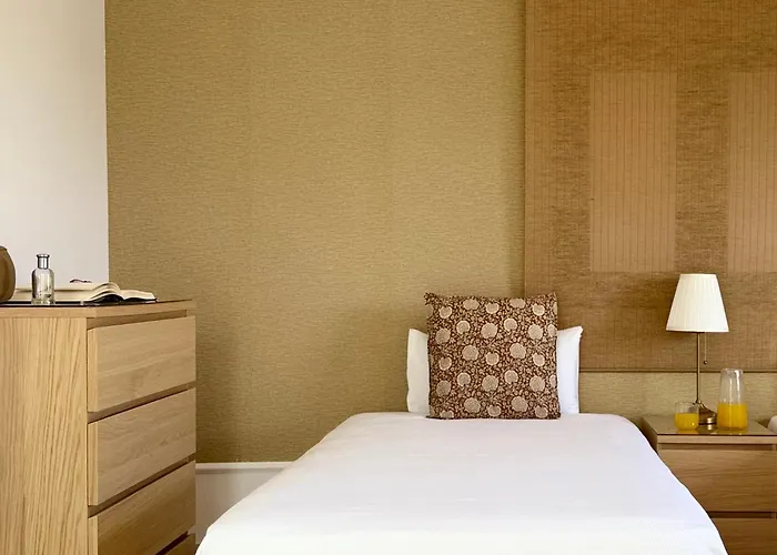 Canaryislandshost I Azucena Tías