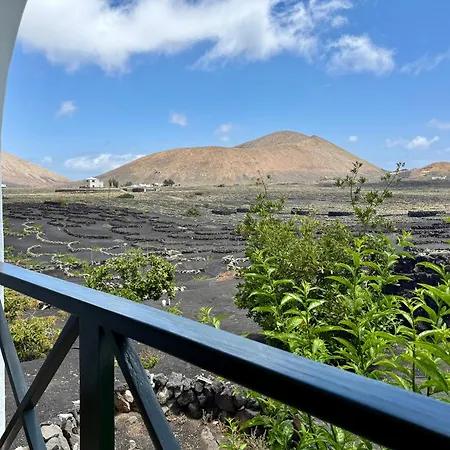 Canaryislandshost I Azucena Villa