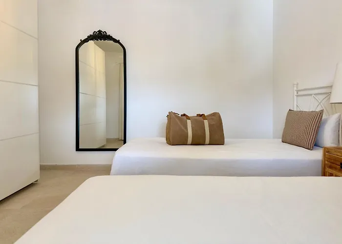 Canaryislandshost I Azucena Тиас